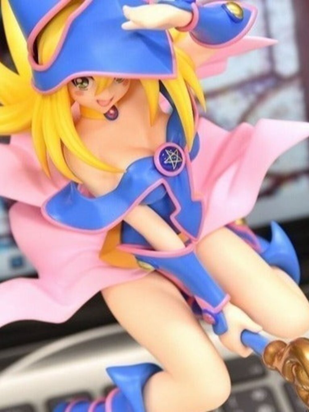 Mystical Spellcaster: Yu-Gi-Oh! Dark Magician Girl Statue - Picture 2 of 4